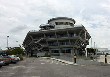 Outside view of the GulfQuest museum from the main parking area